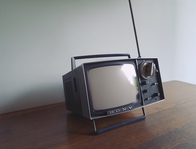 Une très vieille télévision